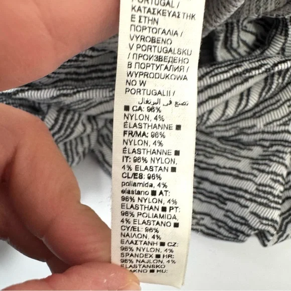 Athleta Women’s Sz L Flurry Seamless Turtleneck Long Sleeve Top Black & White - Picture 10 of 14